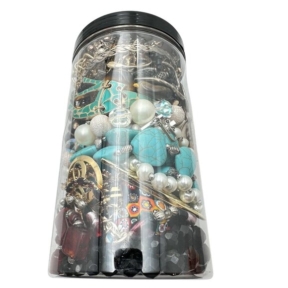 Mystery Jewelry Jar #1062 Wearable Quality Pieces 2lbs Necklace Bracelet Earring - Picture 3 of 4